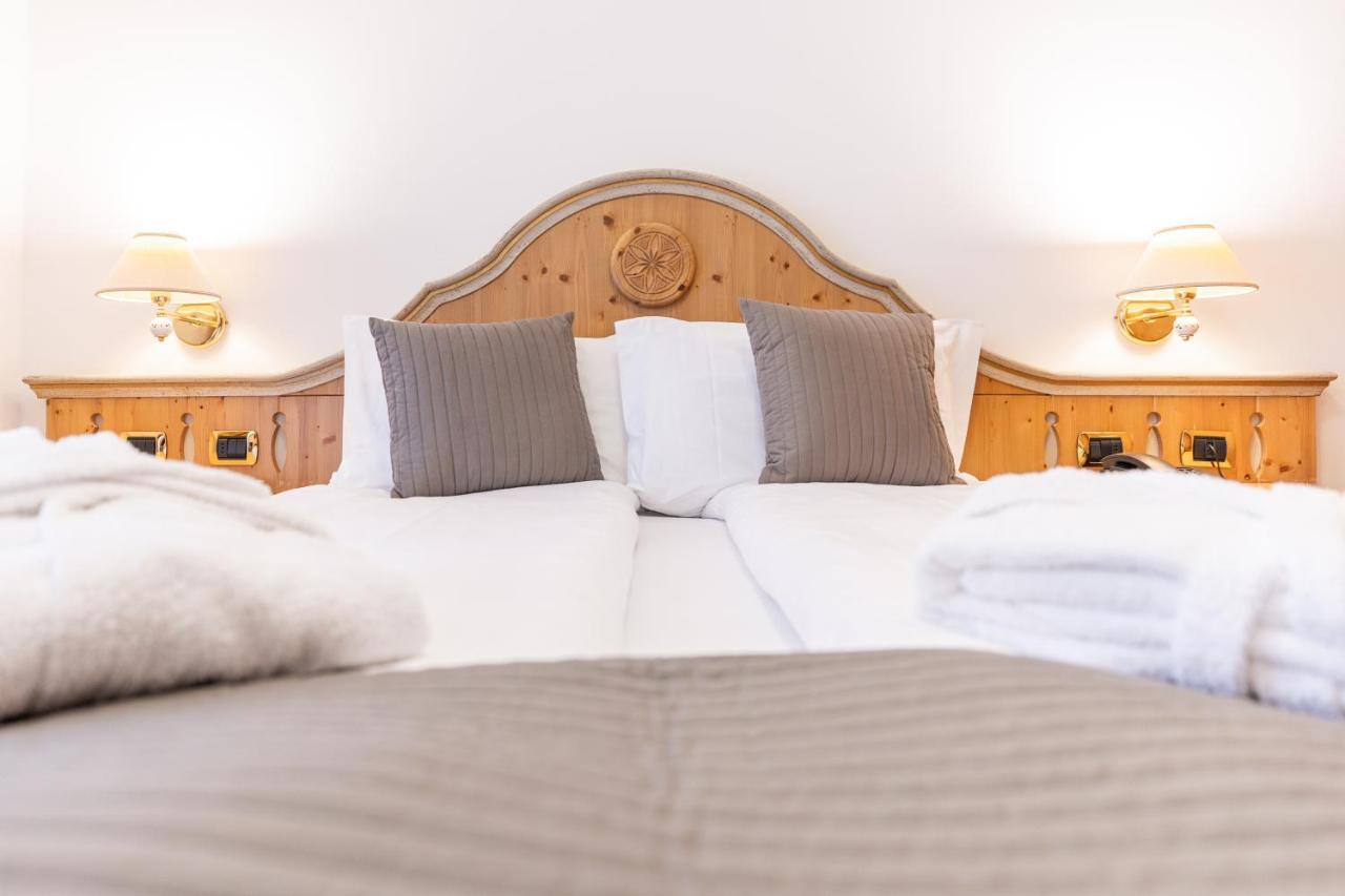 Hotel Soreghes Gran Chalet Кампитело ди Фаса Екстериор снимка