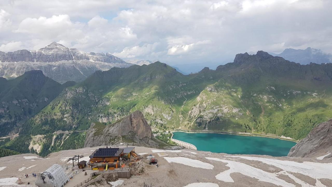Hotel Soreghes Gran Chalet Кампитело ди Фаса Екстериор снимка