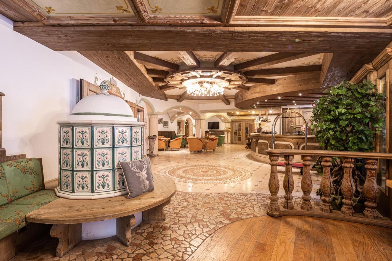 Hotel Soreghes Gran Chalet Кампитело ди Фаса Екстериор снимка