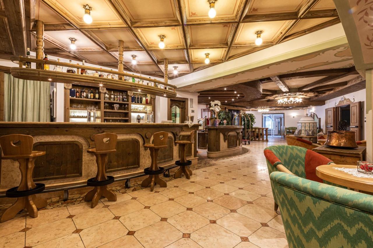 Hotel Soreghes Gran Chalet Кампитело ди Фаса Екстериор снимка