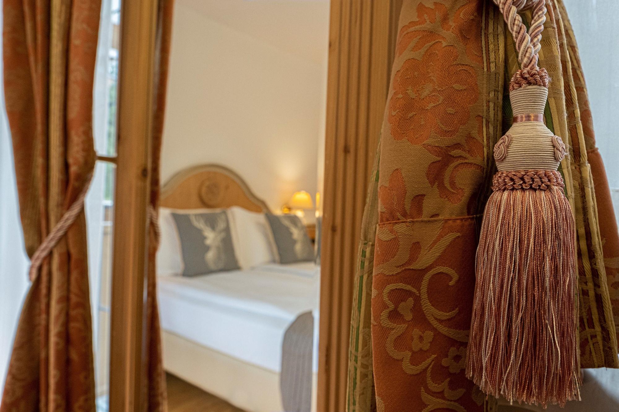 Hotel Soreghes Gran Chalet Кампитело ди Фаса Екстериор снимка